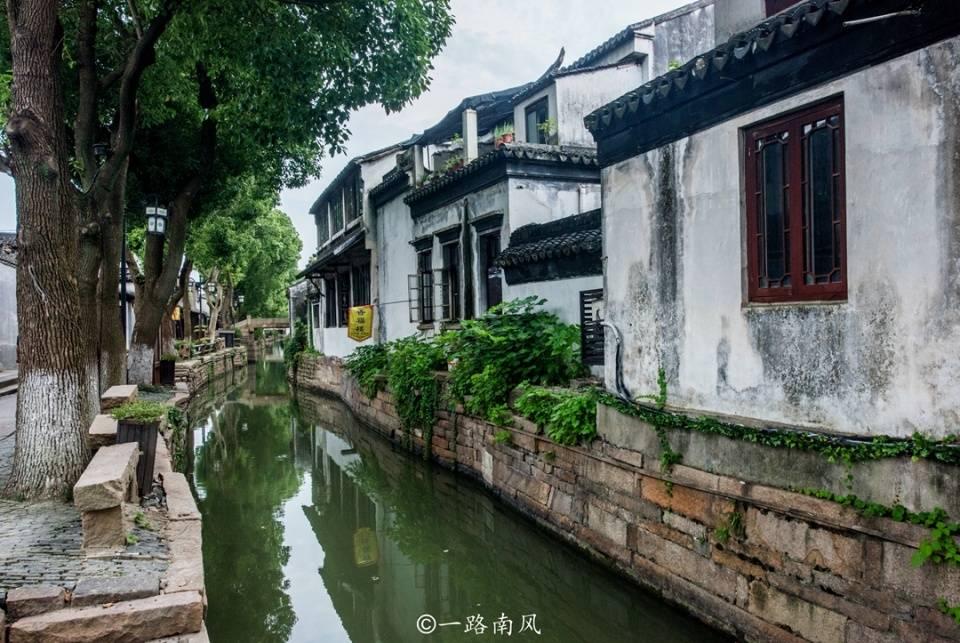 逃出美丽度假胜地