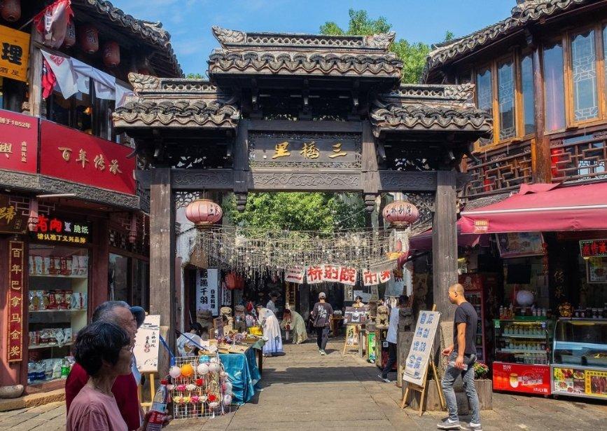 普男白客，内娱新顶流